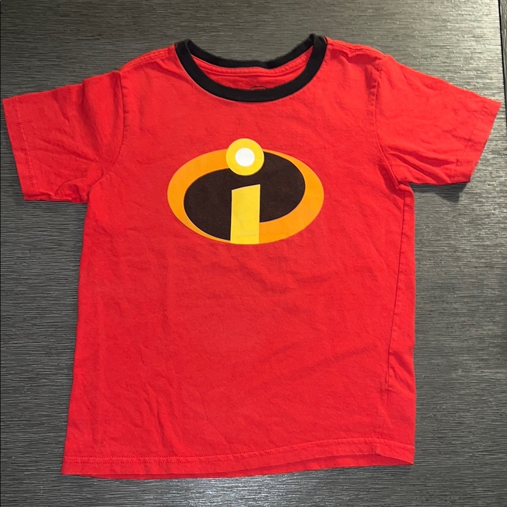 Kids Disney Store Incredibles Red Superhero T-Shirt Size S (5/6)